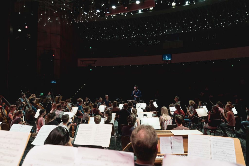 Generalprobe der Jungen Philharmonie Würzburg mit dem Philharmonischen Orchesters des Mainfrankentheaters im Theater